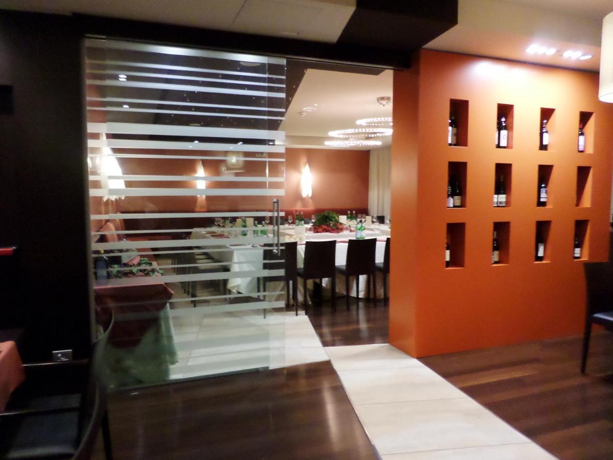 Hotel Cruise Lucino Екстериор снимка