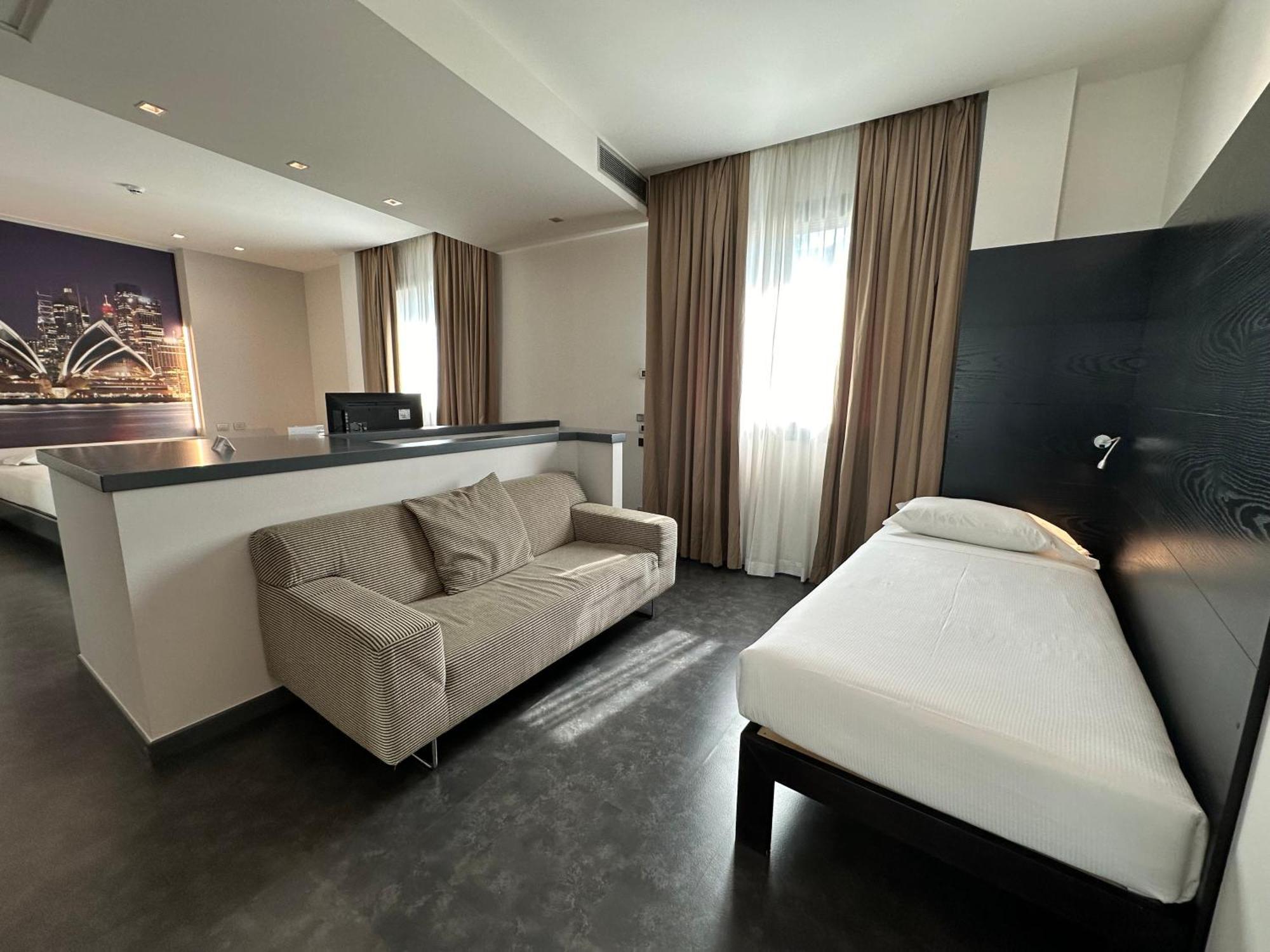 Hotel Cruise Lucino Екстериор снимка