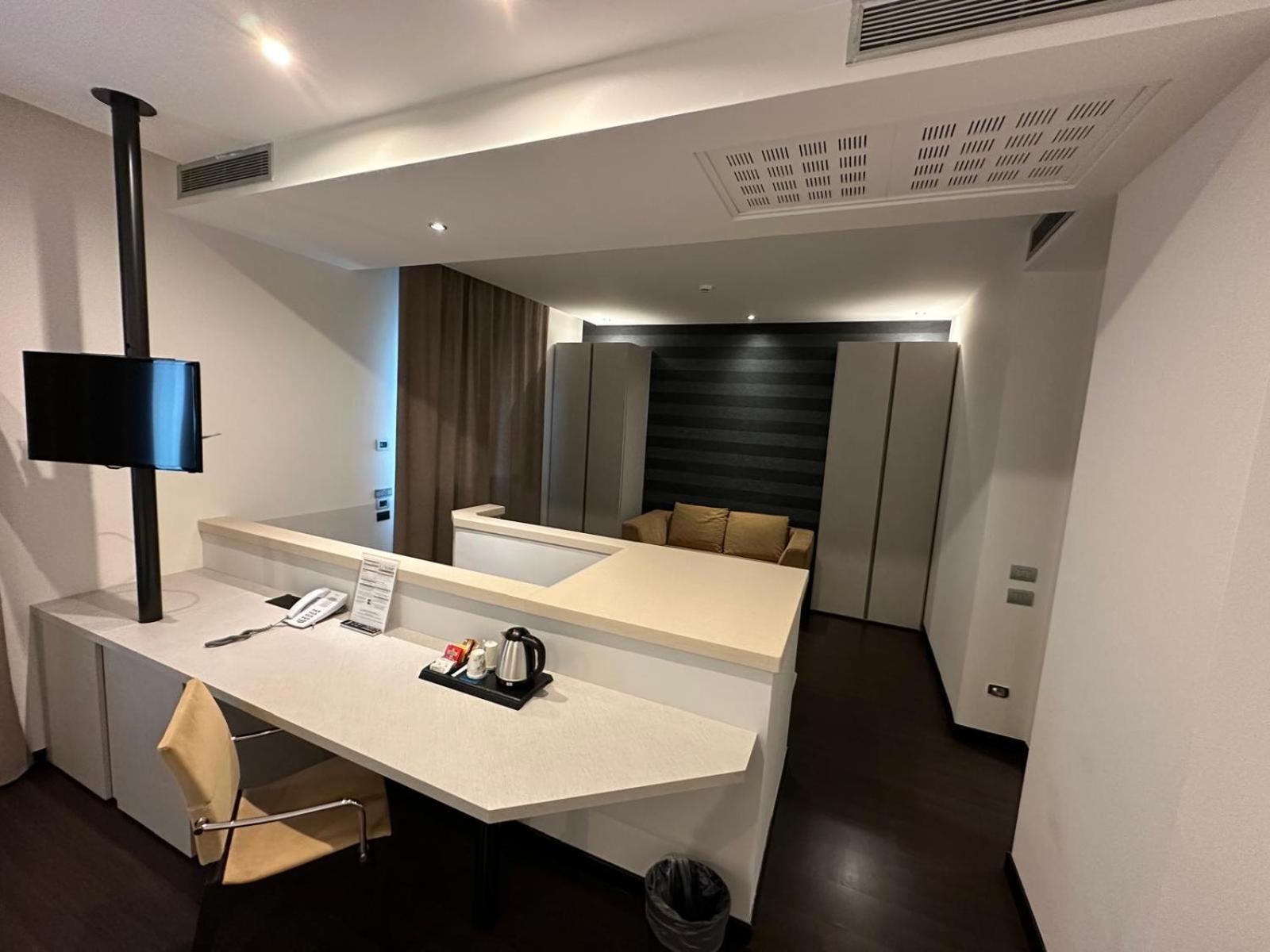 Hotel Cruise Lucino Екстериор снимка