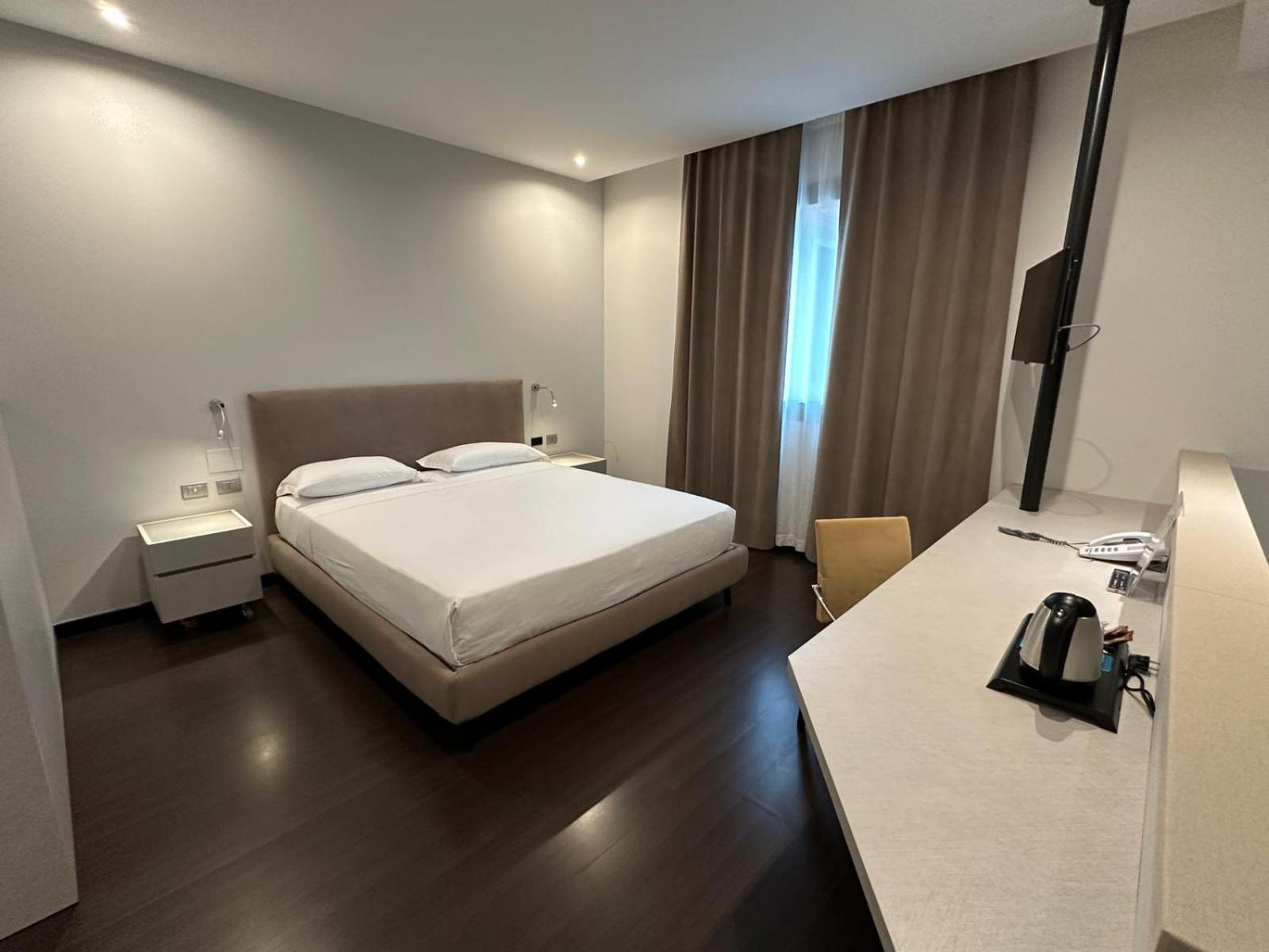 Hotel Cruise Lucino Екстериор снимка