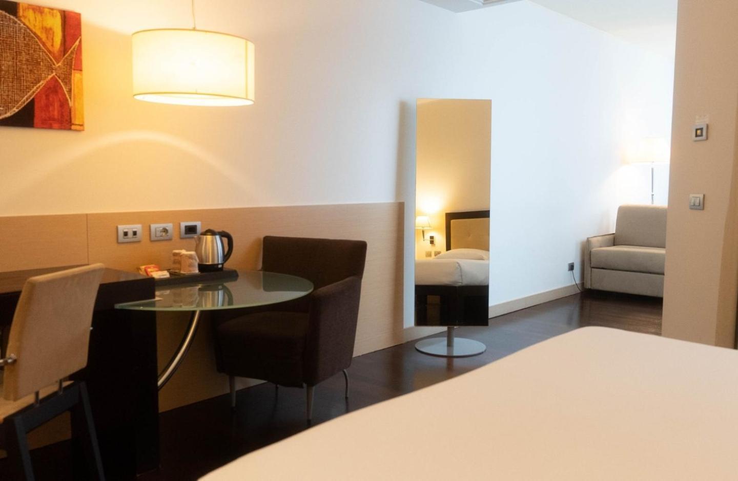 Hotel Cruise Lucino Екстериор снимка