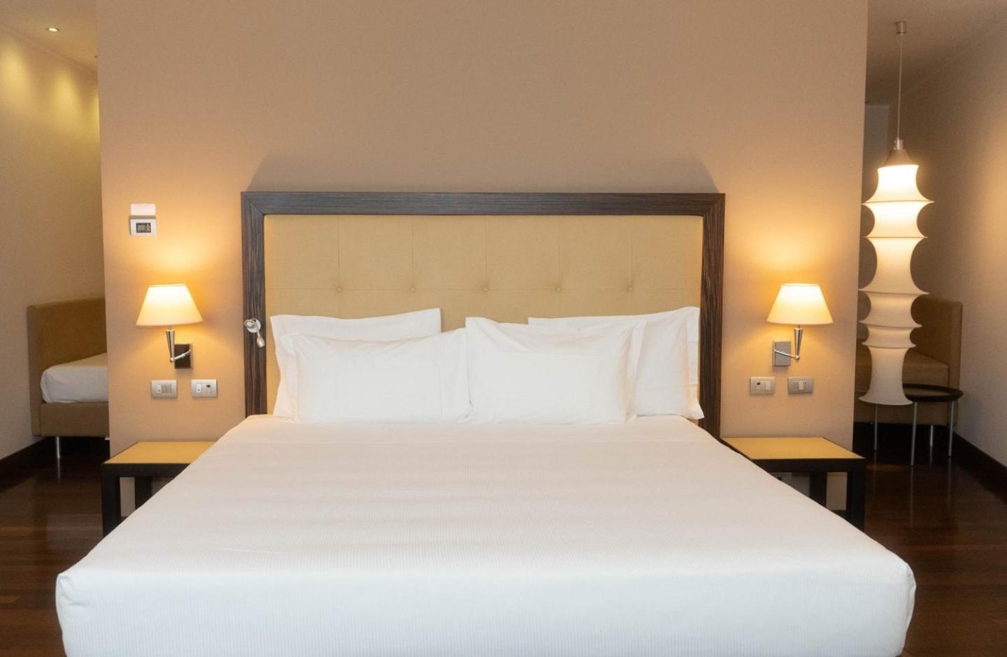 Hotel Cruise Lucino Екстериор снимка
