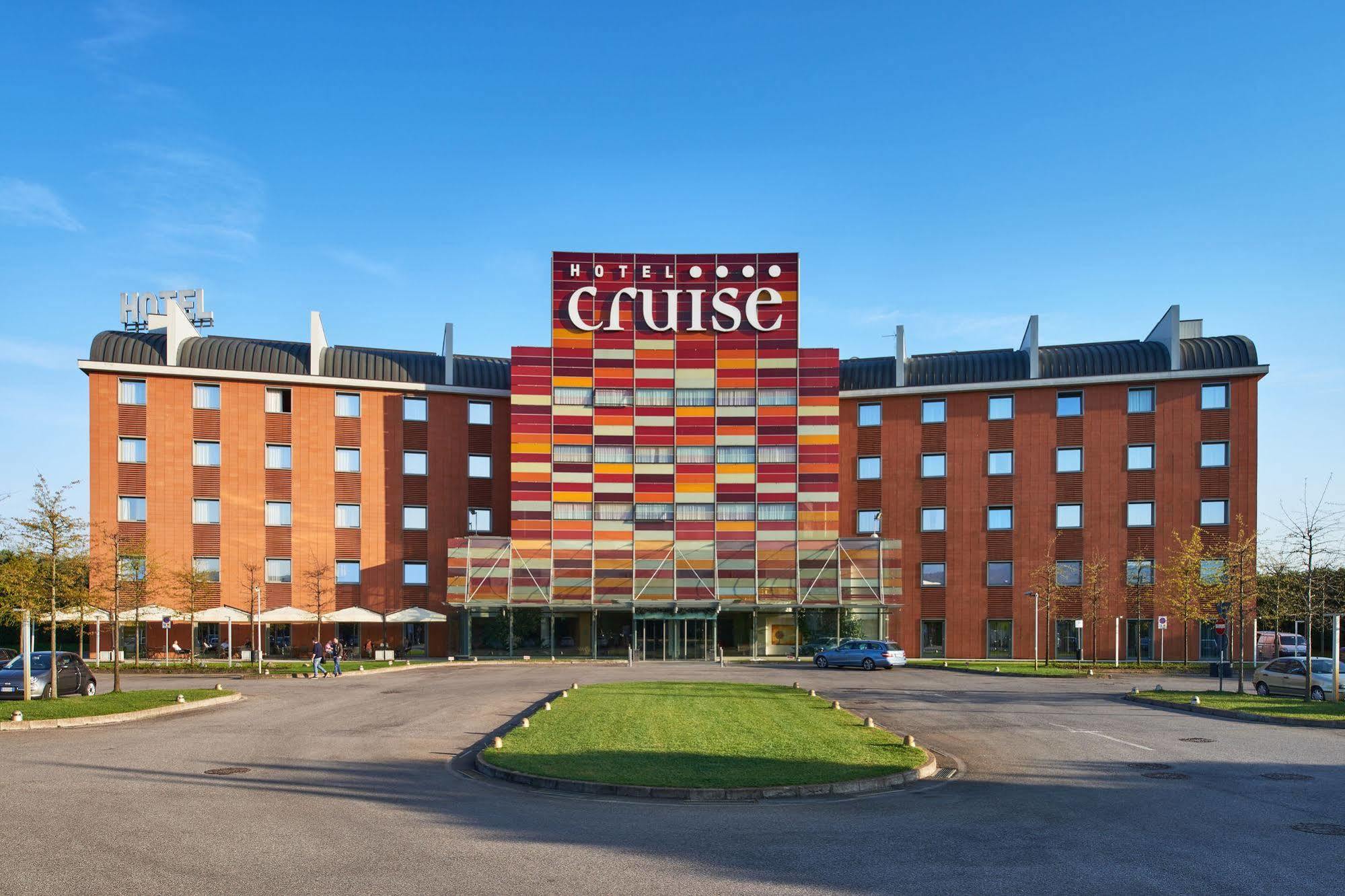 Hotel Cruise Lucino Екстериор снимка